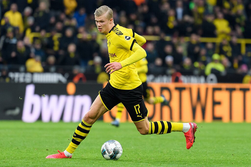 中超：山东泰山主场2-0完胜青岛队（中超：山东泰山主场2-0零封青岛队）