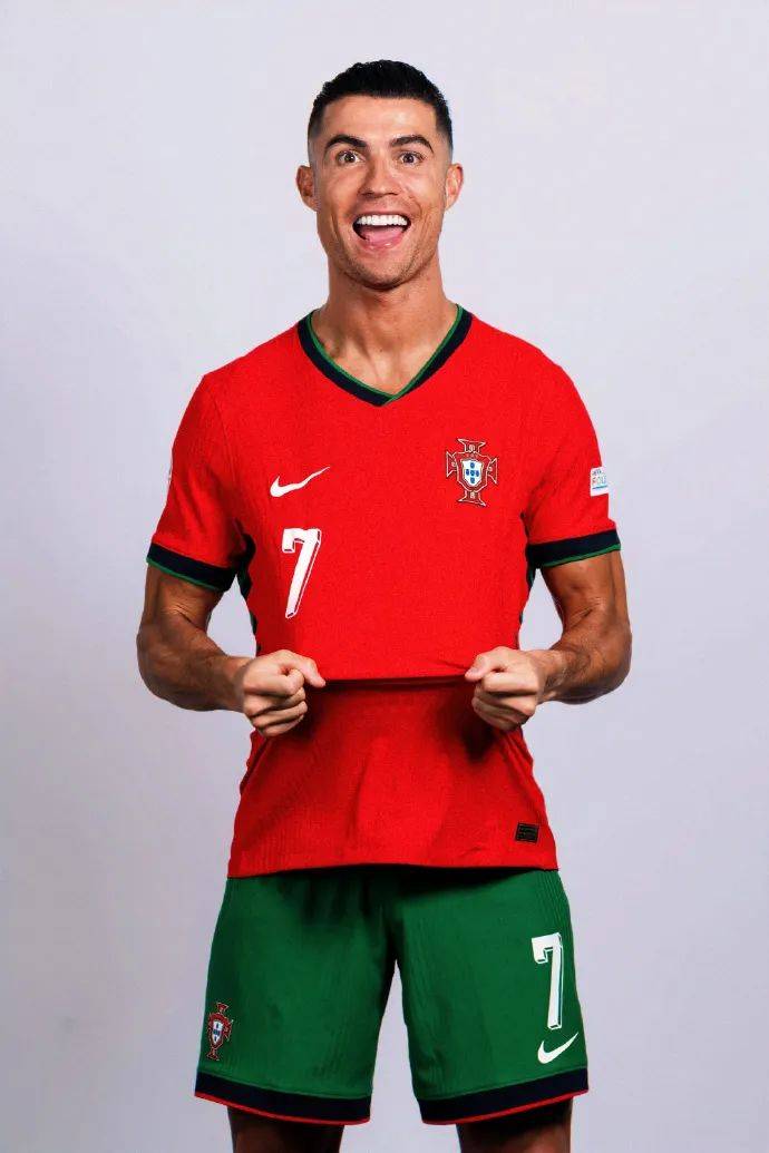 体图：阿方索-戴维斯与拜仁关于伤后薪资支付问题发生争议（体图：戴维斯与拜仁就伤停期间薪资支付产生分歧）