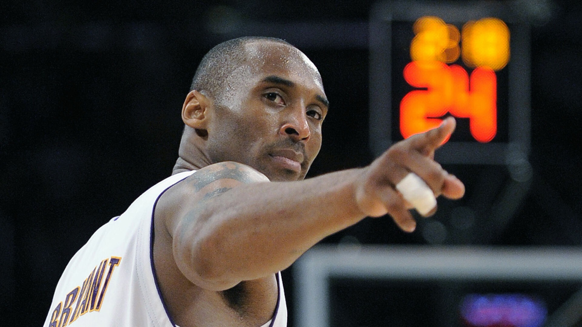 罗体：罗马询问赛义德-马拉，但优先目标仍是齐尔克泽（罗体：罗马已打听赛义德-马拉，首选依然是齐尔克泽）