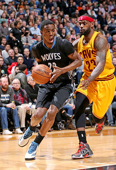 名记：尼克斯、勇士等队有意字母哥，后者希望去大城市&争冠球队（名记：尼克斯、勇士等队追逐字母哥，他倾向加盟大城市且具备争冠实力的球队）