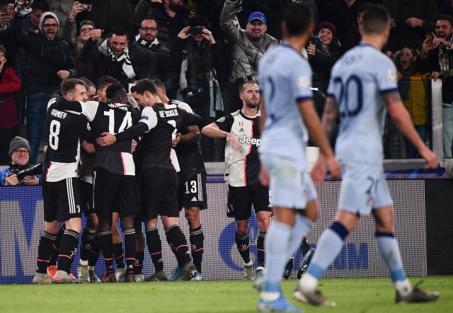 詹皇首秀：姆博莫曼联生涯首场比赛表现总结（姆博莫曼联首秀：首场比赛表现盘点）