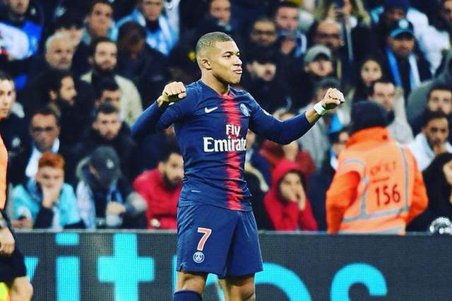 东契奇里夫斯谈防守备战圣诞大战（东契奇与里夫斯谈防守：备战圣诞大战）