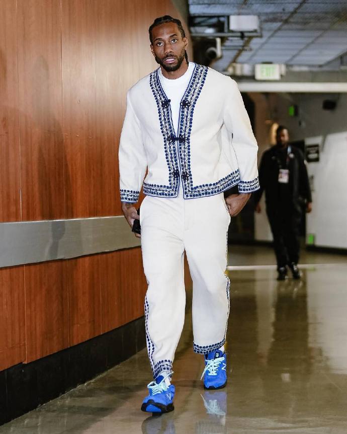 阿什拉夫荣膺2025年非洲足球先生，拉莫斯社媒发文祝贺（阿什拉夫当选2025年非洲足球先生，拉莫斯在社媒发文祝贺）