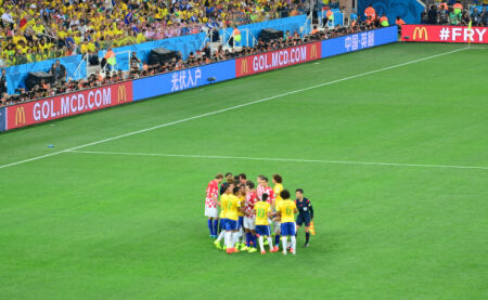 申花获得下赛季亚精联赛资格的一丝“理论希望”？2026赛季“多线平衡”必须重点考虑！（申花下季亚精联资格尚存一线生机？2026赛季多线平衡必须提上日程）