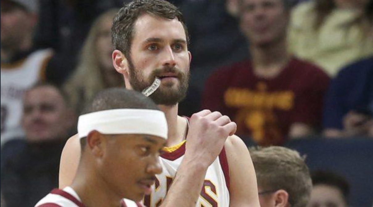 加拉：切尔西应该签下奥斯梅恩，他能带领蓝军重回巅峰（加拉力荐切尔西签下奥斯梅恩：他可助蓝军重返巅峰）