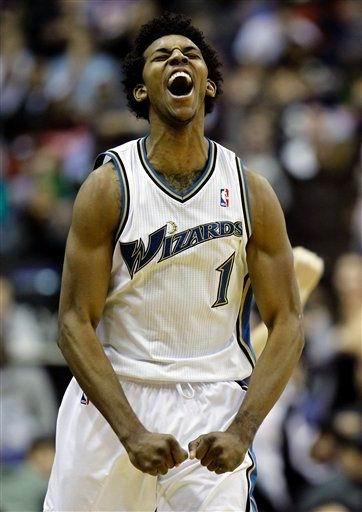 5名首发伤停4人！湖人或将开启验货之战，大交易真的要来了？（首发五人有四人伤缺！湖人或将开启考察期，重磅交易要来了？）