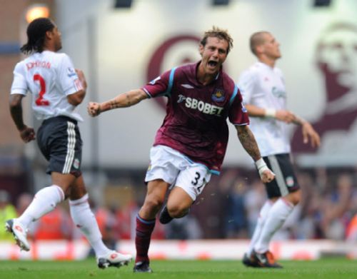 穆雷半场18分单节独得12分，上半场突破万分里程碑大关（穆雷上半场砍18分、单节揽12分，生涯万分里程碑上半场达成）