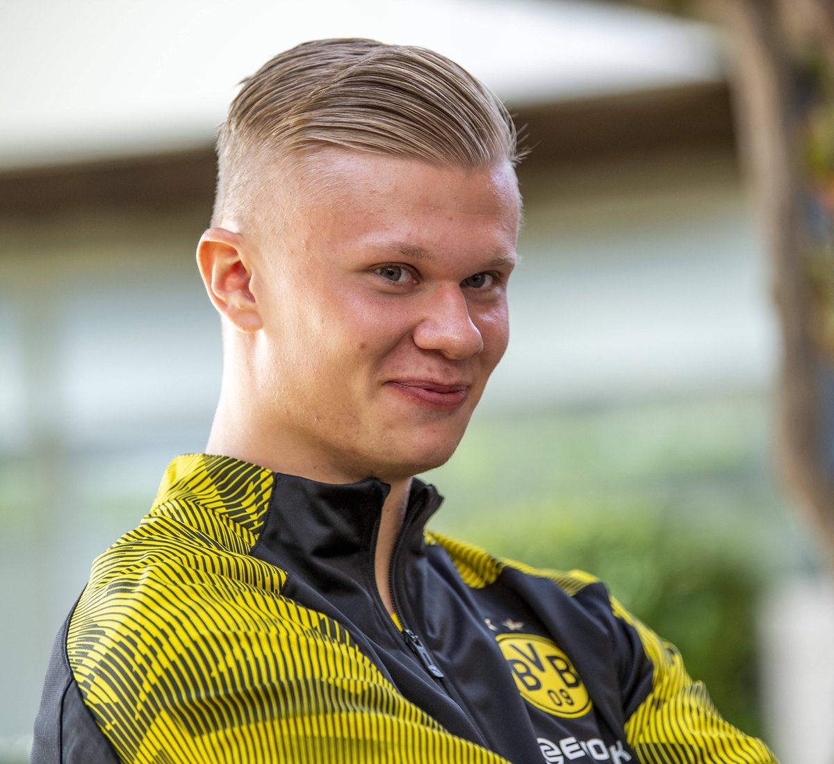 贝尔：被西媒抨击后我没有哭过，被批评我会继续奔跑和大笑（贝尔：遭西媒炮轰也未落泪，受批评仍会奔跑大笑）