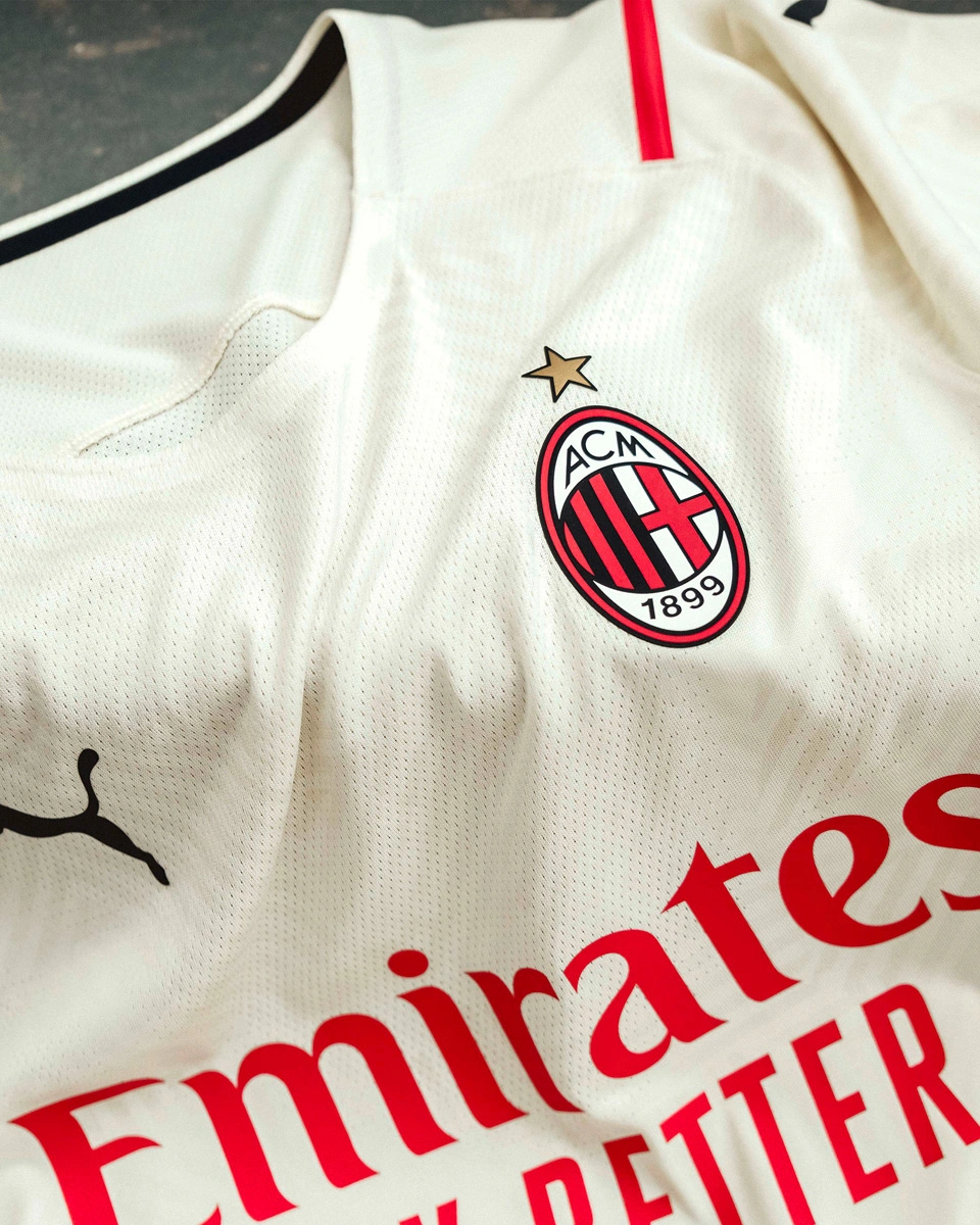 VP老板：踢掉电子哥和Jame都是选手和教练共同要求的（VP老板称电子哥与Jame被移出阵容，系队员与教练一致要求）