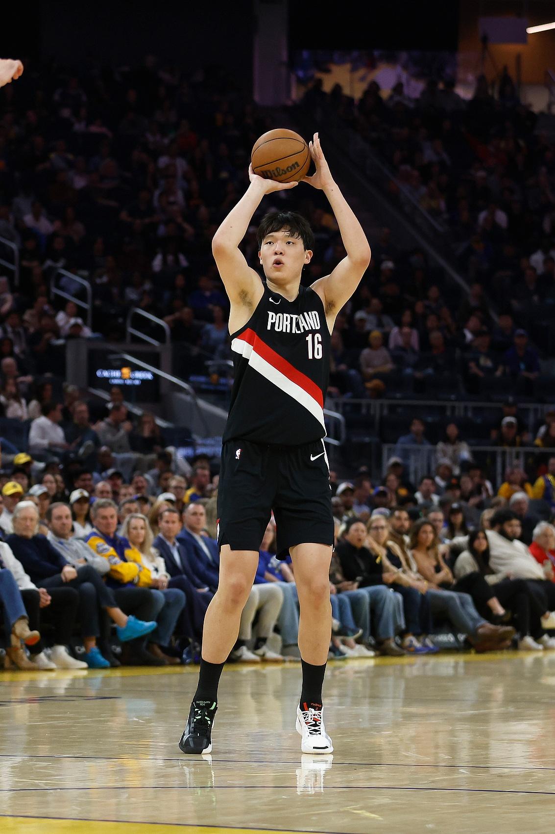 浙江男篮末节连得10分逆转辽宁（浙江男篮末节掀10分高潮逆转辽宁）