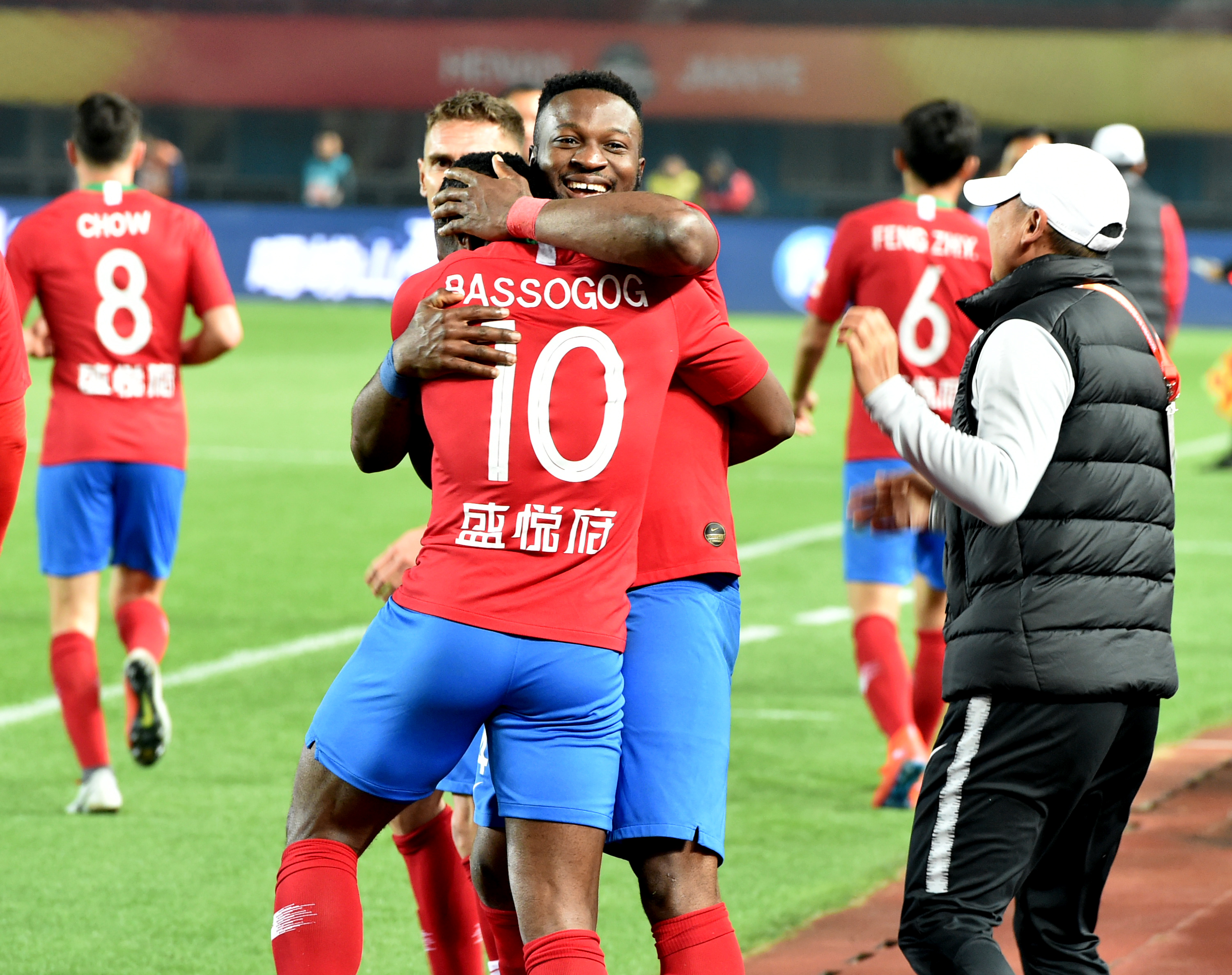 海纳：没注意到针对赫内斯的横幅；拜仁的章程比50+1严格（海纳称未注意反赫内斯横幅：拜仁章程严于50+1）