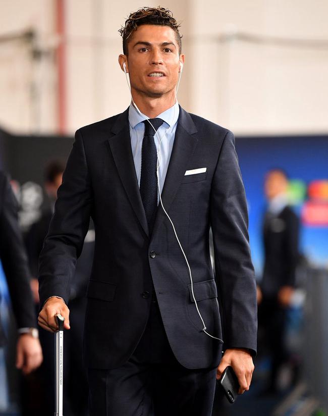 外媒：谢菲联、美因茨等多家俱乐部有意韩国国脚边卫薛英佑（多家球队有意韩国国脚边卫薛英佑，谢菲联与美因茨在列）